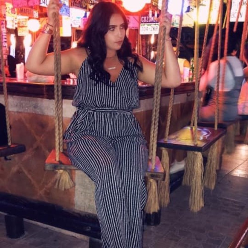 Meet your Posher, Cassandra